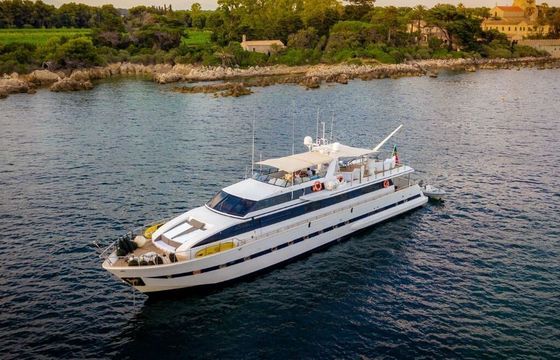Motor yacht Versilcraft 31