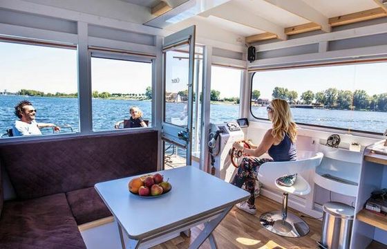 Houseboat Rolly Max 8.2