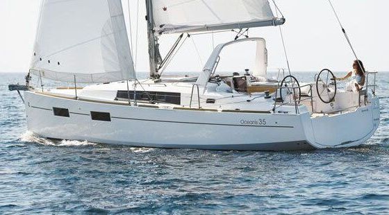Sailboat Beneteau Oceanis 35 10.6m