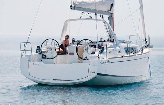 Sailboat Beneteau Oceanis 35 10.6m
