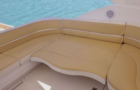 Motorboat Trojan Carver Express 440 1000hp