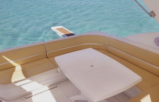 Motorboat Trojan Carver Express 440 1000hp