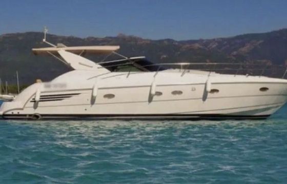 Motorboat Trojan Carver Express 440 1000hp
