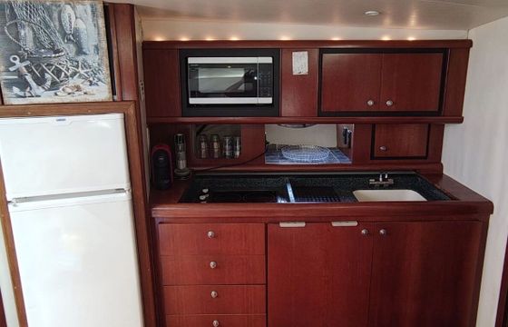 Motorboat Trojan Carver Express 440 1000hp