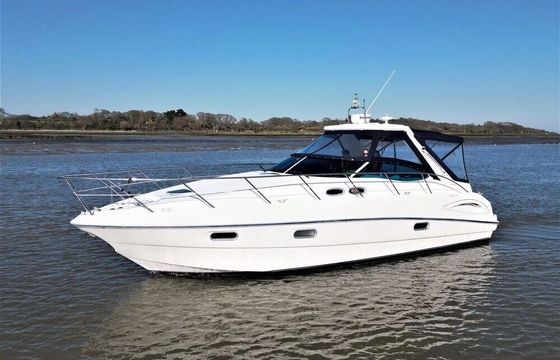Motor yacht Sealine S38 620hp