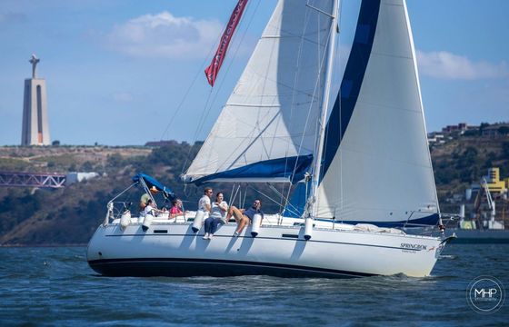 Sailboat Beneteau Oceanis Clipper 331 10m