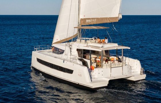 Catamaran Catana Group Bali 4.8 - 6 + 1 cab. 14m