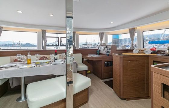 Catamaran Lagoon 42 12.79m