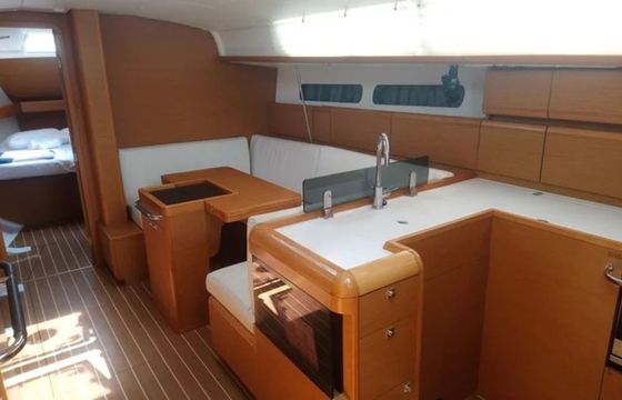 Sailboat Jeanneau Sun Odyssey 409 12m