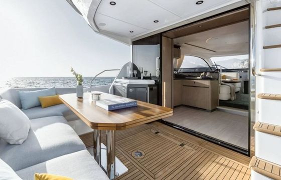 Motor yacht Azimut 53fly