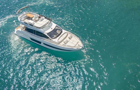 Motor yacht Azimut 53fly