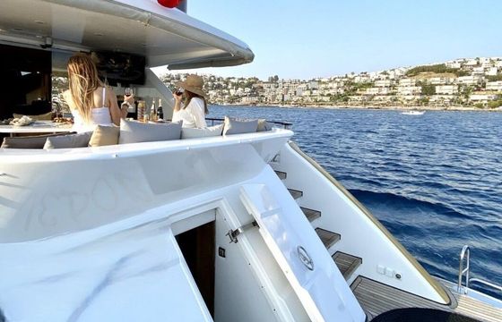 Motor yacht custom made 2012