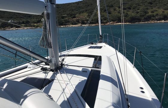 Sailboat BENETEAU OCEANIS 51.1 15.94m