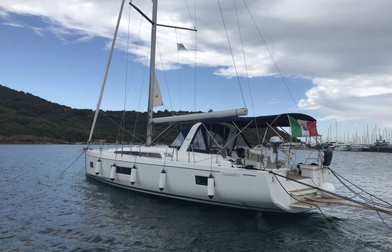Sailboat BENETEAU OCEANIS 51.1 15.94m