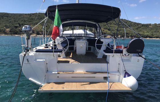 Sailboat BENETEAU OCEANIS 51.1 15.94m