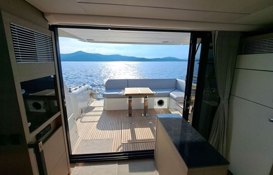 Motor yacht Prestige 520 800hp