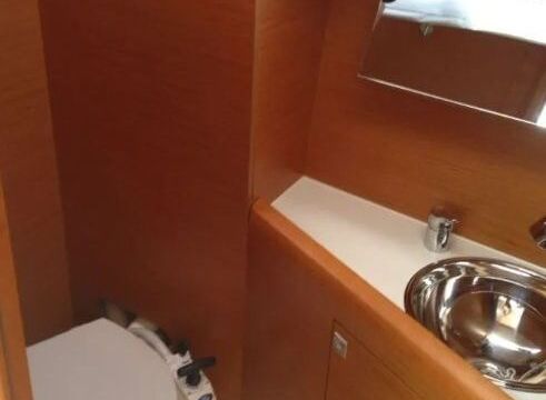 Sailboat Sun Odyssey 349 10m