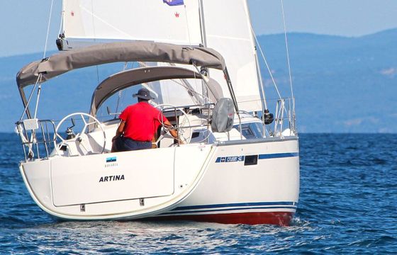 Sailboat BAVARIA 34 CRUISER 10.71m