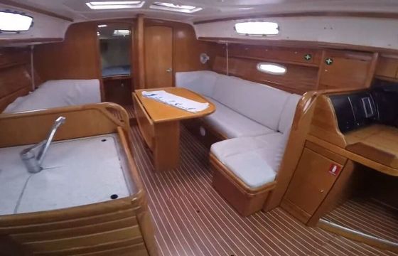 Sailboat Bavaria 37 11m