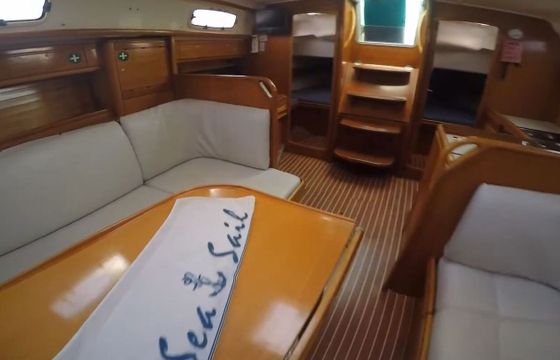 Sailboat Bavaria 37 11m