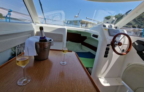 Motorboat Beneteau Antares 680 114hp