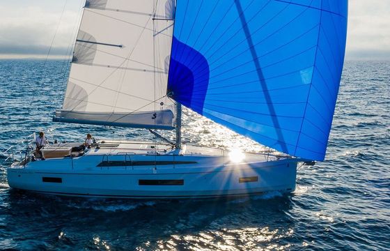 Sailboat OCEANIS 40.1 12m