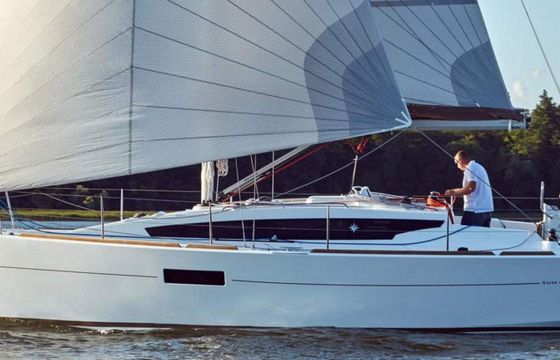 Sailboat JEANNEAU SUN ODYSSEY 319 9.8m