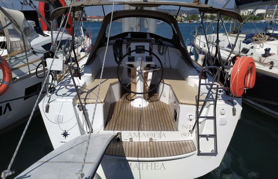 Sailboat JEANNEAU SUN ODYSSEY 319 9.8m
