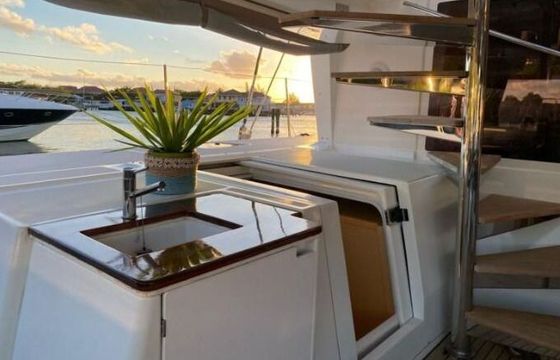 Catamaran Lagoon 560 18m