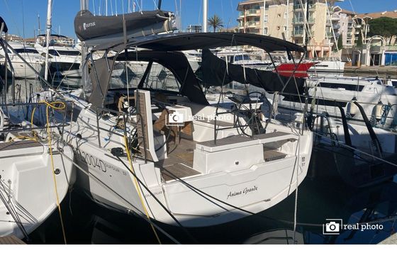 Sailboat Dufour 37 10m