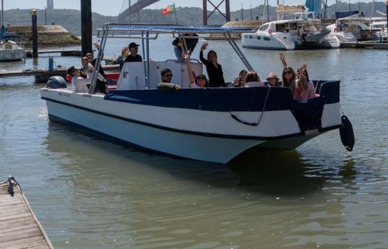 Motorboat But Cat 200hp