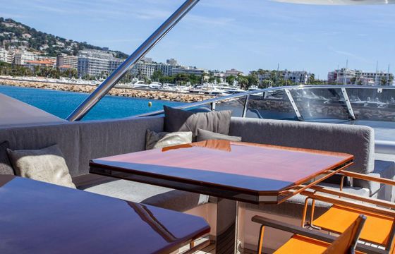 Motor yacht Integrity 93 1850hp