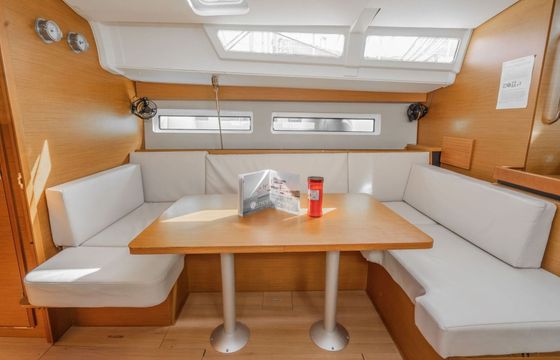 Sailboat Jeanneau Sun Odyssey 490 14.42m