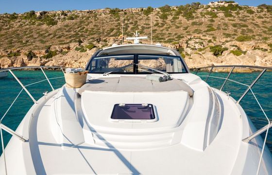 Motor yacht Sunseeker Predator 57 1800hp