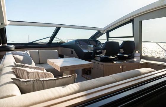 Motor yacht Sunseeker Predator 57 1800hp
