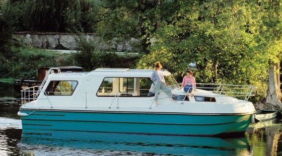 Houseboat Nicols Riviere 920