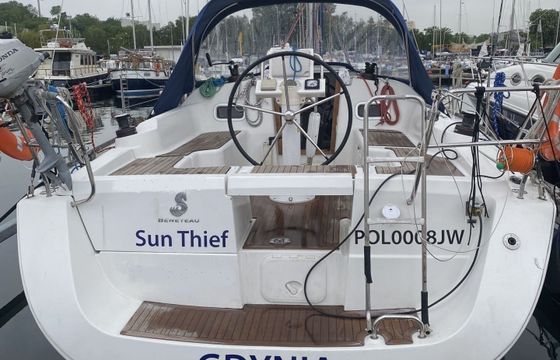 Sailboat Beneteau Oceanis 34 9.99m