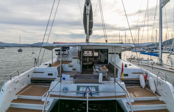 Catamaran Lagoon Lagoon 42 12.8m