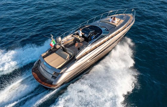 Motor yacht Riva Rivale 52 1800hp
