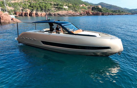 Motorboat invictus Invictus 460TT 960hp