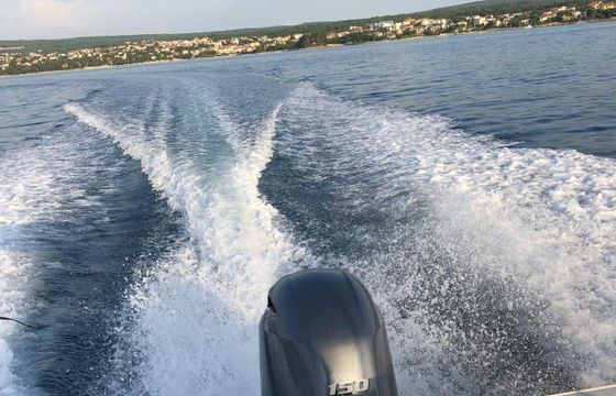 Motorboat ELAN 650 Cabin 150hp