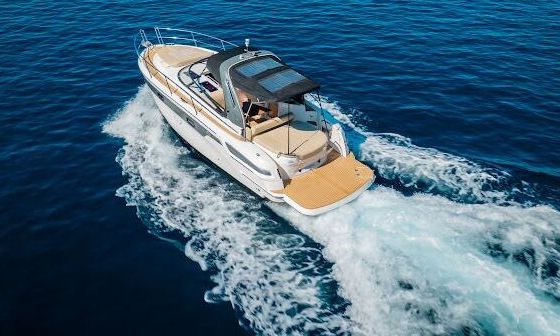 Motorboat Bavaria S29 480hp