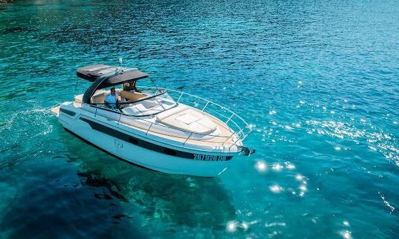Motorboat Bavaria S29 480hp