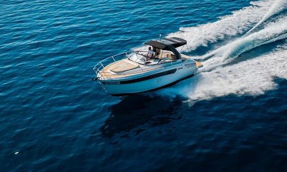 Motorboat Bavaria S29 480hp