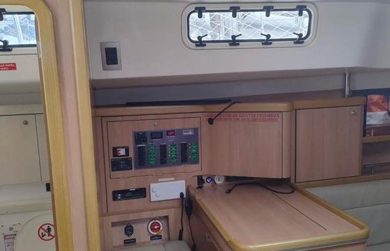 Sailboat Delta Yacht Charter 41 12.6m