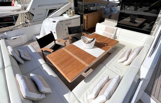 Motor yacht Sunseeker Predatory 68 1270hp