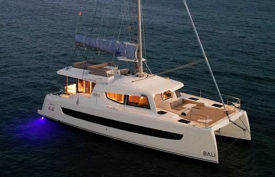 Catamaran Catana Group Bali 4.4 - 4 + 1 cab. 13.5m