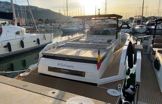 Motorboat DE ANTONIO D42 300hp