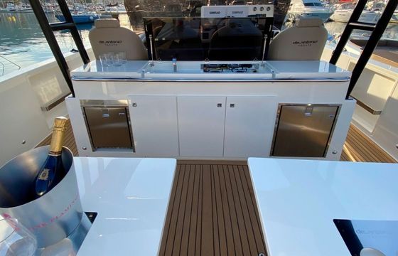 Motorboat DE ANTONIO D42 300hp
