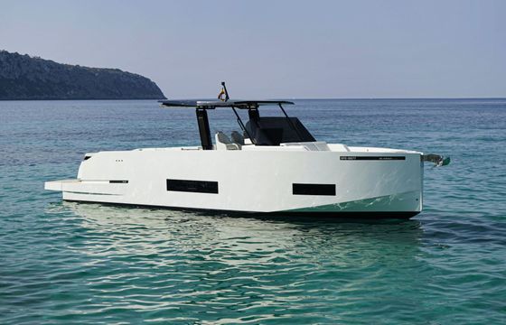 Motorboat DE ANTONIO D42 300hp